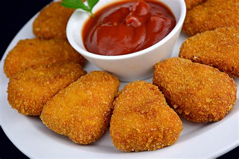 Crispy Nuggets: Bite-Sized Chicken Delights for All Tastes