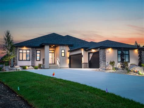 Oak Bluff Crescent Homes