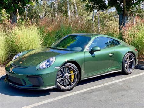 oak green metallic porsche 911