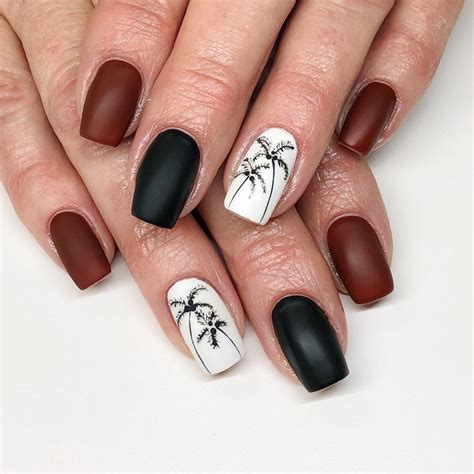 October Nails Fall White