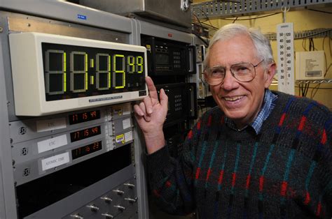 official atomic clock time