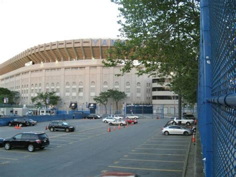 official yankee stadium parking