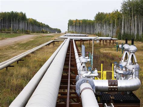 oil pipeline in canada