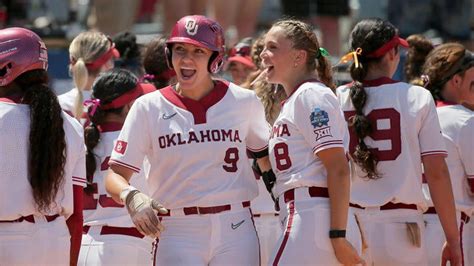 Stanford softball’s hopes for a WCWS return could hinge on young stars