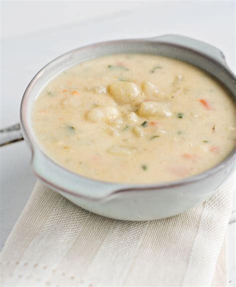 Classic Potato Soup with Creamy Evaporated Milk: A Hearty and Nostalgic Comfort Food Favorite