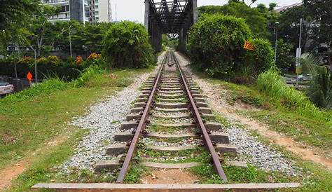 Abandoned railway track in Singapore [OC][1958x2611