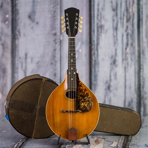 old mandolin with style