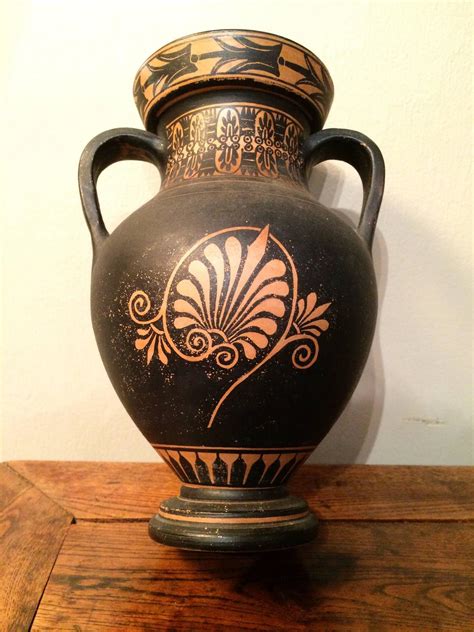 Old Vase Designs