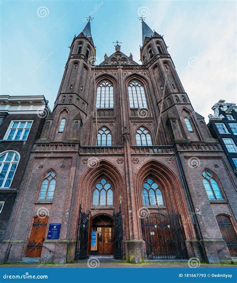 oldest catholic church in amsterdam