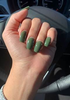 Olive Green Dip Powder For Nails: A Trendy Choice In 2023