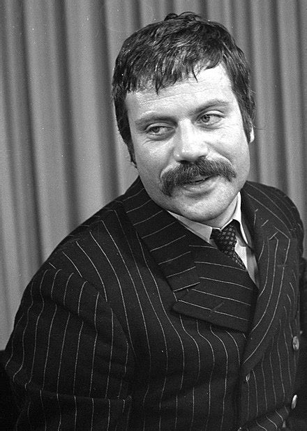 oliver reed wiki