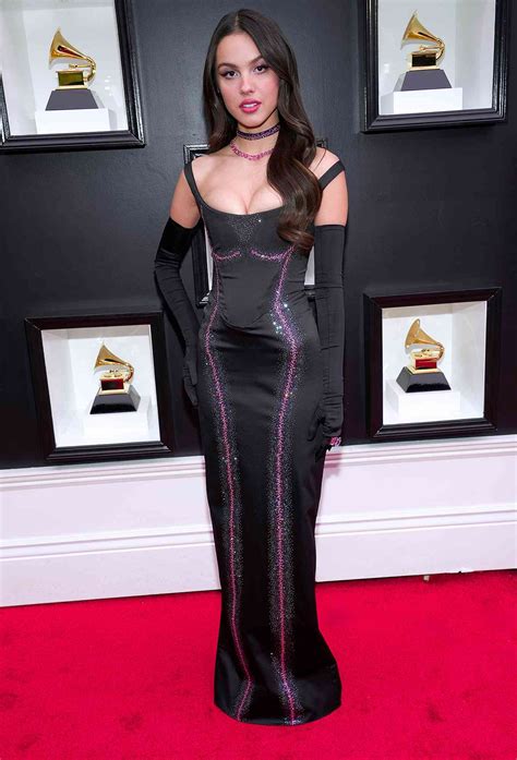 olivia rodrigo grammys outfit