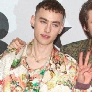 olly alexander age