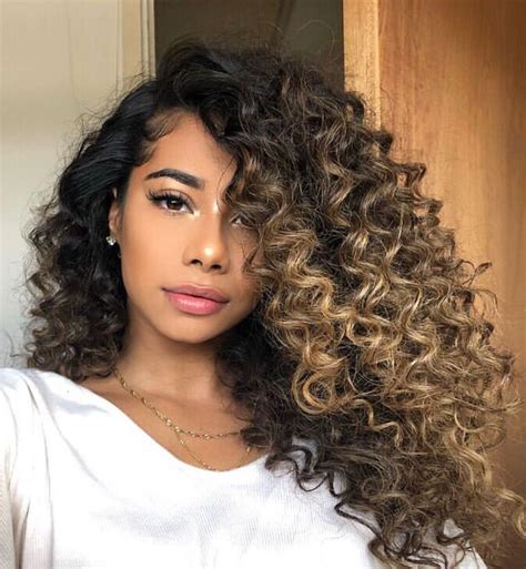 Ombre Curly Hair: The Ultimate Guide For 2023