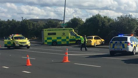 one dead in auckland crash