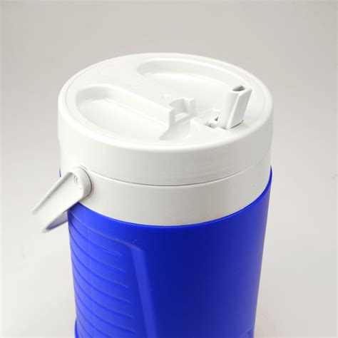 one gallon insulated water jug
