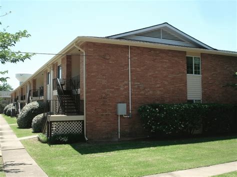one room apartment college station