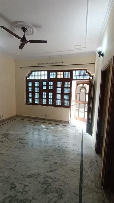 one room for rent in aliganj lucknow