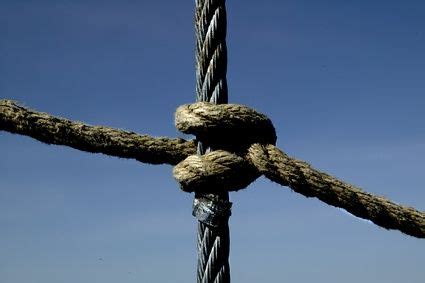 one rope bridge knots