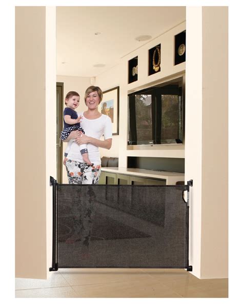 one step ahead retractable gate
