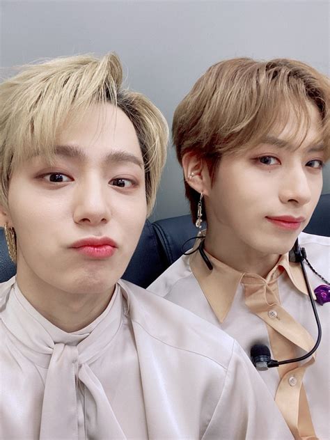 Oneus Xion And Hwanwoong Vlive