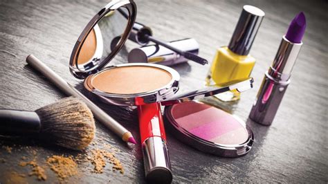 Delving deep into the pros and cons of online cosmetic shopping vs