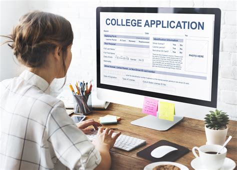 online college without application fee in uk