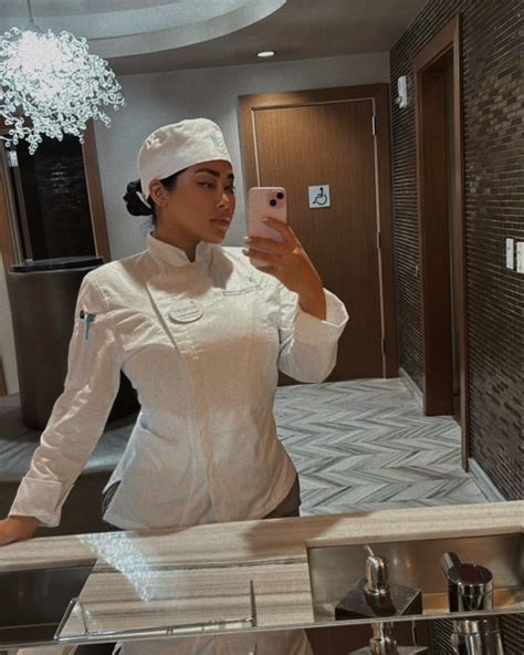 onlyfans chef ari