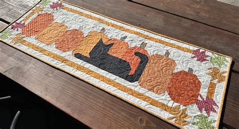 Onyx In Autumn Table Runner Pattern