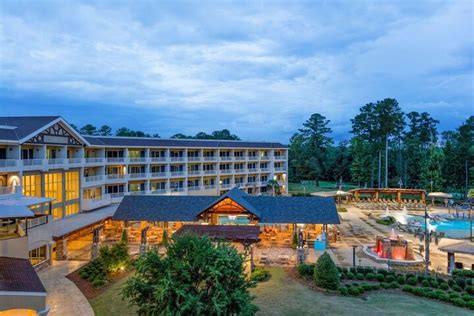 opelika alabama hotel with jacuzzi