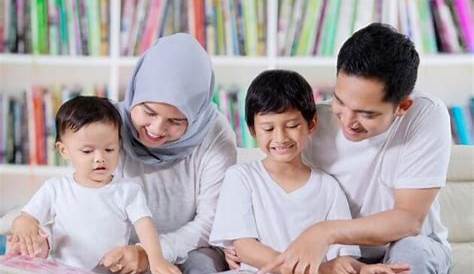 Gambar Ilustrasi Orang Tua Dan Anak Muslim PNG Download Gratis