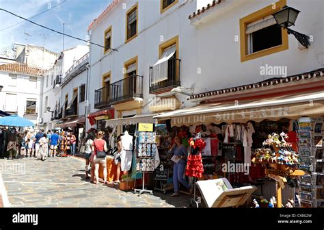 Orange Square Marbella Shops