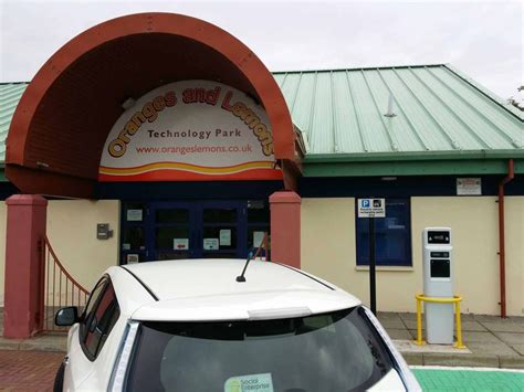 Oranges And Lemons Dundee