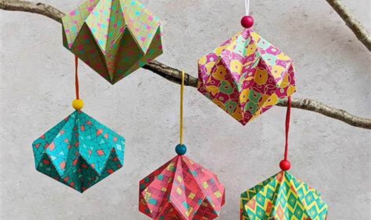 Origami Christmas Decorations: Easy DIY Decorations for the Holiday Season