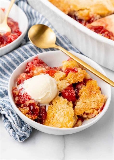 Strawberry Dump Cake Recipe