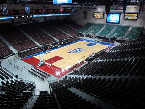 orleans arena seating capacity
