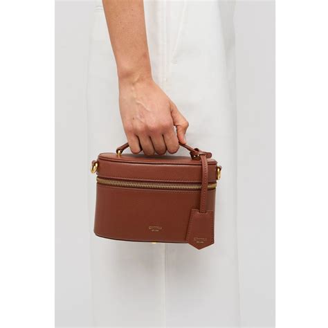 oroton bags functionality