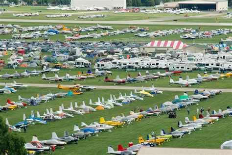 oshkosh air show pictures