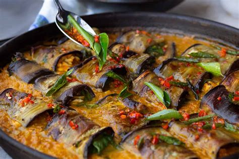 ottolenghi aubergine curry recipe