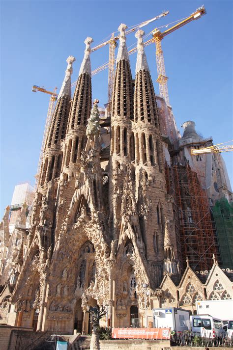 ou se trouve la sagrada familia