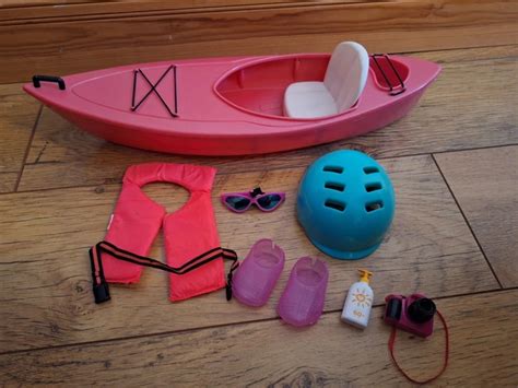 Canoe building, one generation at a time Daily Review Film, stage