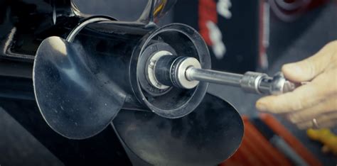 Outboard Motor Prop Replace