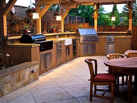 Outdoor Kitchen Design Layout