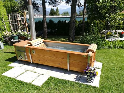 Badewanne im Garten und Outdoor Dusche 25 Ideen im Landhausstil
