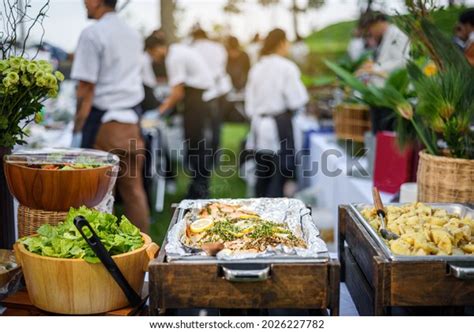 outdoor catering meaning