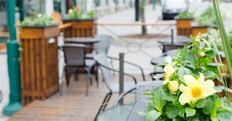 Outdoor Dining In Quad Cities