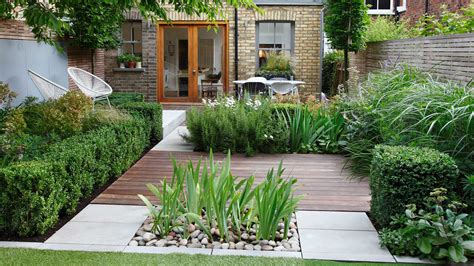 outdoor garden layout ideas