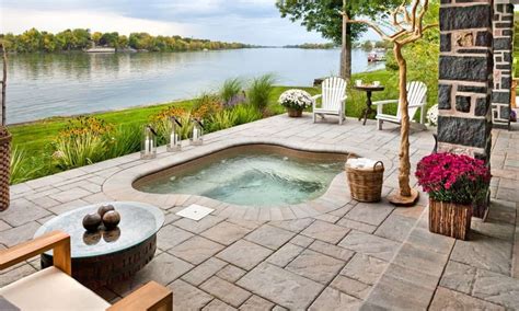 Outdoor Jacuzzi Design Ideas