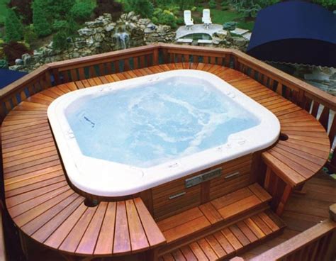 The 25+ best Outdoor spa ideas on Pinterest Jacuzzi outdoor, Garden