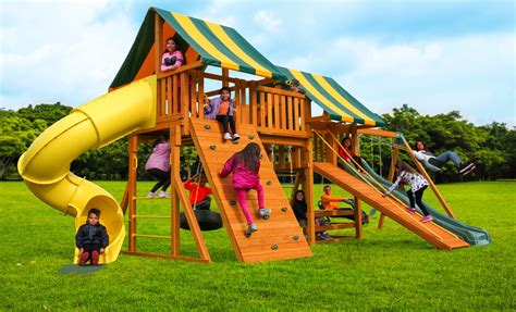 outdoor jungle gym sets